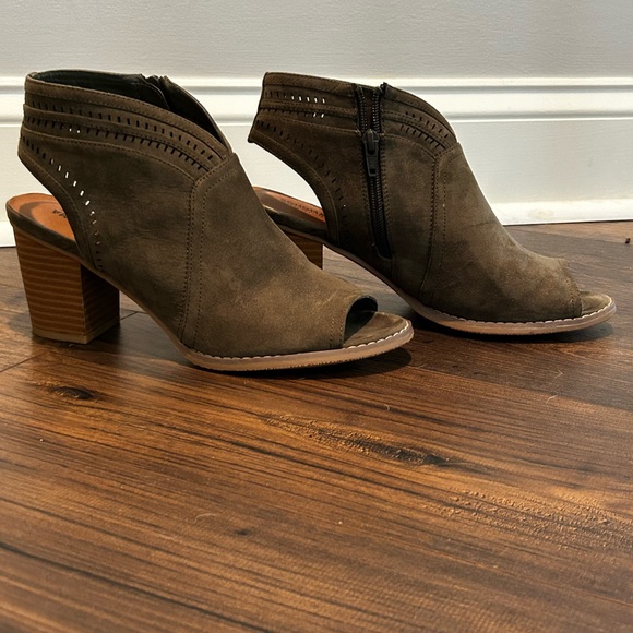 Sonoma Olive Green open toe ankle boots booties size 9 - Picture 3 of 8
